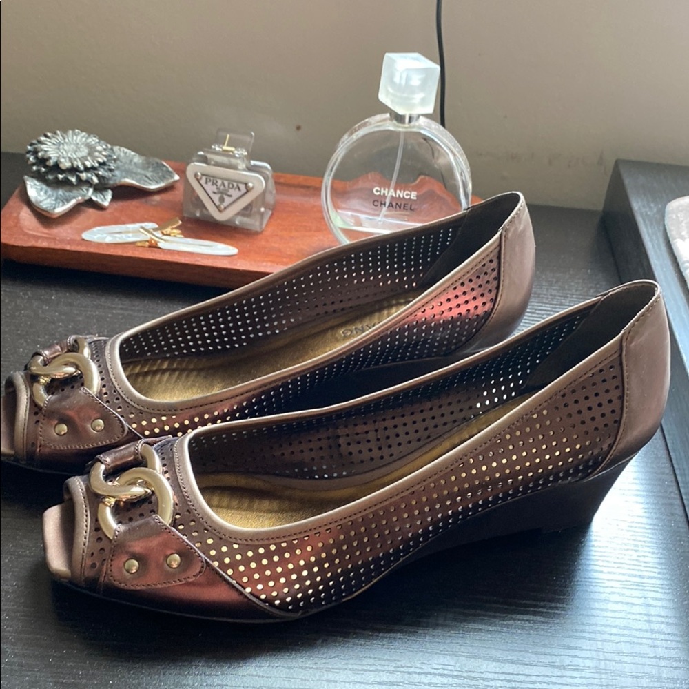 Chic Brown Leather Wedge Shoes